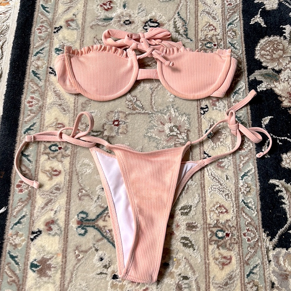 Strapless Bikini and thong bottoms in the color Salmon Pink (good condition)